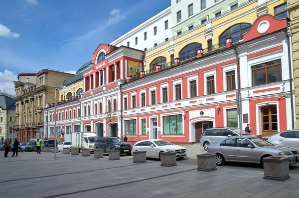 Vecchio edificio storico su Kuznetsky Most street, Mosca, Russia — Foto Stock