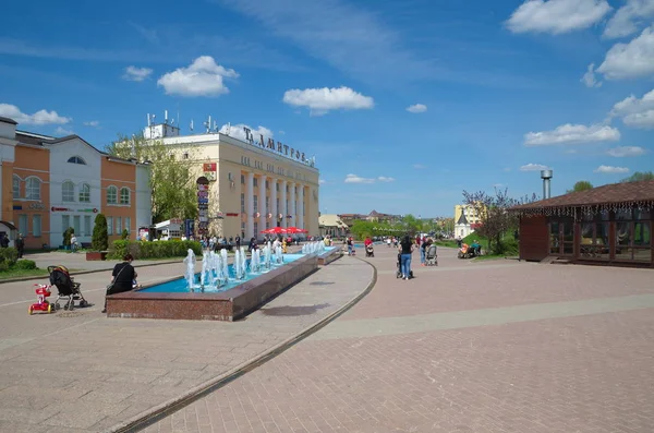 Det centrala torget i Dmitrov, Ryssland — Stockfoto