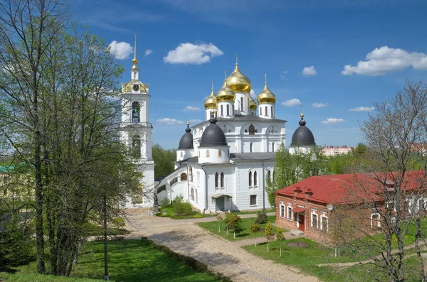 Успенский собор в Дмитрове — стоковое фото