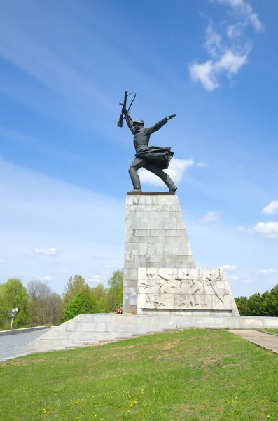 Sculptuur soldaat op Peremilovskaya hoogte, Jachroma, Rusland — Stockfoto