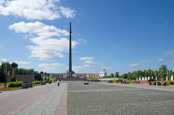 Obelisk und Denkmal im Siegespark auf dem Poklonnaja-Hügel, Moskau, Russland — Stockfoto