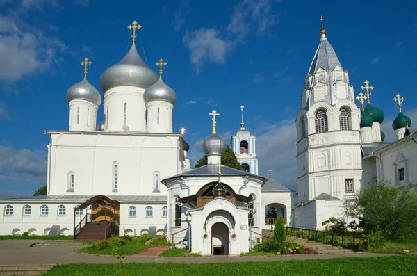 在佩-扎列斯基，俄罗斯雅罗斯拉夫尔地区的 Nikitsky 修道院 — 图库照片