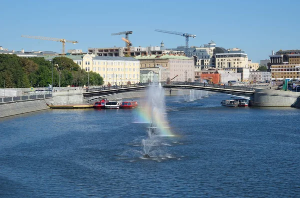 Yaralılar Köprüsü, Moskova, Rusya