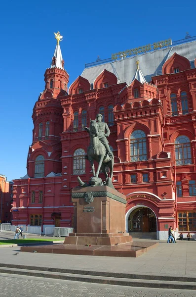 O Monumento a Georgy Zhukov no Museu Histórico, Moscou, Rússia — Fotografia de Stock