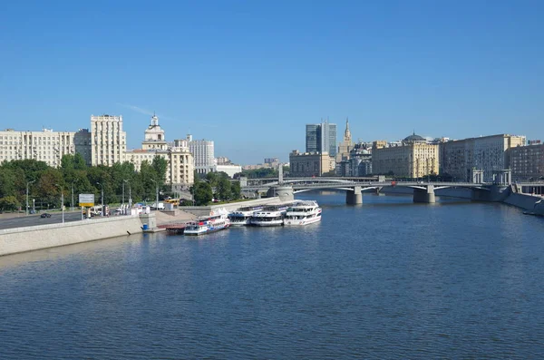 Moscow Russia September 2017 View Borodinskiy Bridge Berezhkovskaya Embankment — Stock Photo, Image