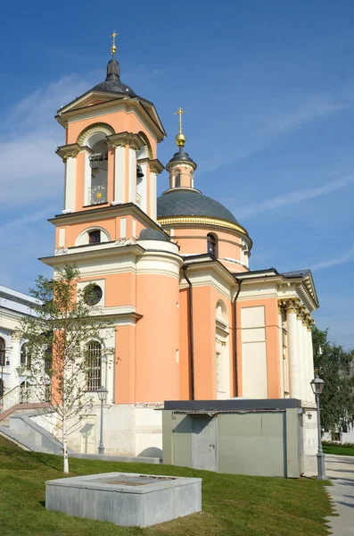 芭芭拉教堂在 Varvarka 街在莫斯科 俄罗斯 — 图库照片