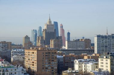 Moskova, Rusya - 25 Ocak 2018: Kış görünümü kurtarıcı İsa Katedrali gözlem güverteden şehir merkezinin