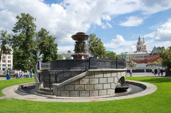 Moscú Rusia Julio 2017 Fuente Vitali Plaza Del Teatro Establecida — Foto de Stock