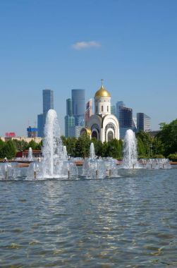 Moskova, Rusya - 31 Ağustos 2017: Zafer Park Poklonnaya tepe üzerinde. St. George Kilisesi Victorious 