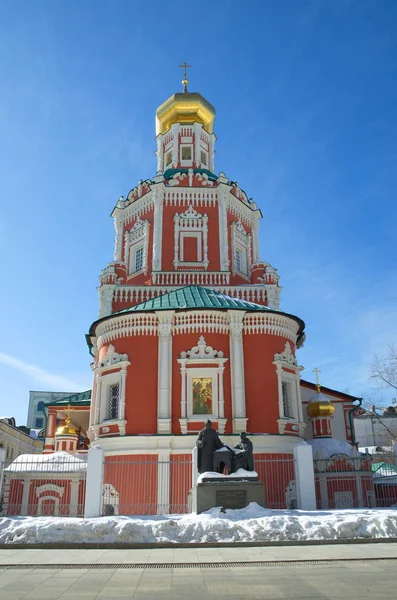 Moscow Oroszország 2018 Március Megvilágosodás Epiphany Kolostor Temploma Egy Emlékmű — Stock Fotó
