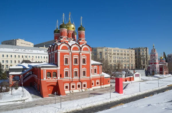 Собор Иконы Божией Матери Знамение Бывшего Знаменского Монастыря Варварка Москва — стоковое фото