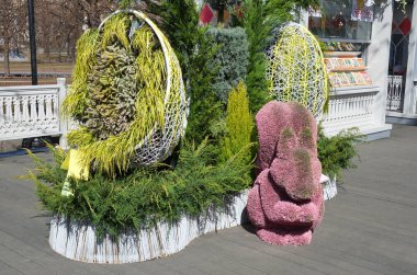 Moskova'da sadaka festival Paskalya hediyesi. Tatil dekorasyon devrim Meydanı, Rusya Federasyonu