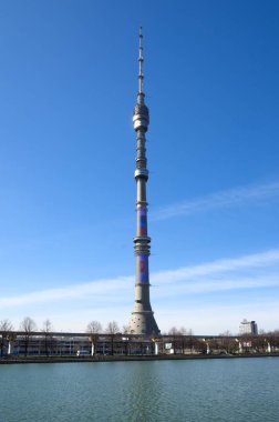 Ostankino TV kulesi bahar günü, Moskova, Rusya