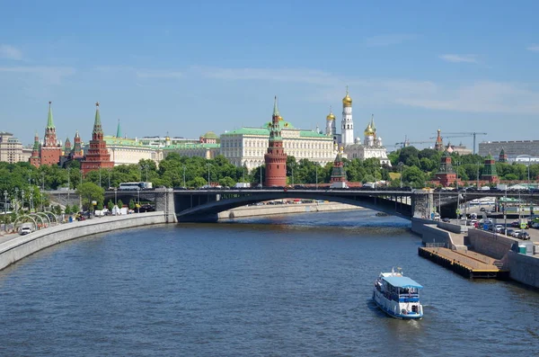 Summer View Moscow Kremlin Big Stone Bridge Moscow River Patriarchal — Stock Photo, Image