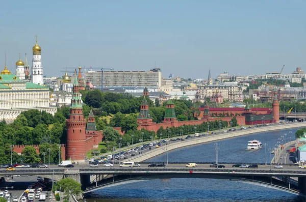 Letní Pohled Most Velkého Kamene Moskevský Kreml Nábřeží Kremlu Moskva — Stock fotografie