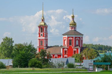 Suzdal, Rusya - 26 Temmuz 2019: Borisov tarafında Kutsal Prensler Kilisesi veya Borisoglebskaya Kilisesi