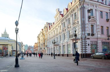 Moskova, Rusya - 9 Ocak 2018: Yeni yılda Arbat Caddesi