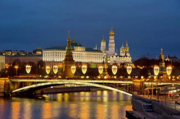 Вечерний Вид Московский Кремль Большой Каменный Мост Патриаршего Моста Москва — стоковое фото