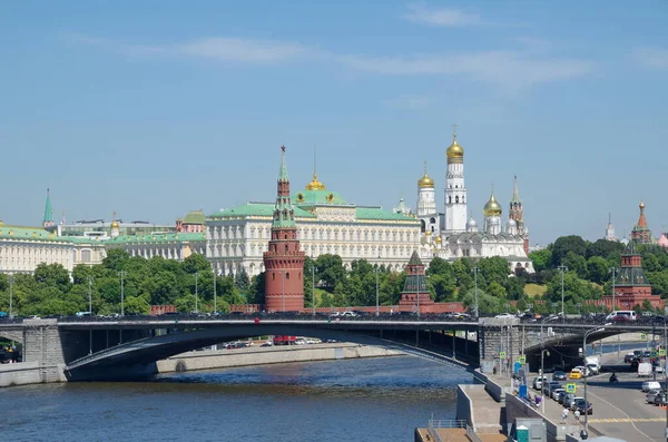 Moskevský Kreml Big Stone Bridge Slunečného Letního Dne Moskva Rusko — Stock fotografie