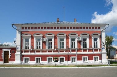 Kolomna, Rusya - 17 Ağustos 2018: Petrov Lazhechnikov Caddesi, 18