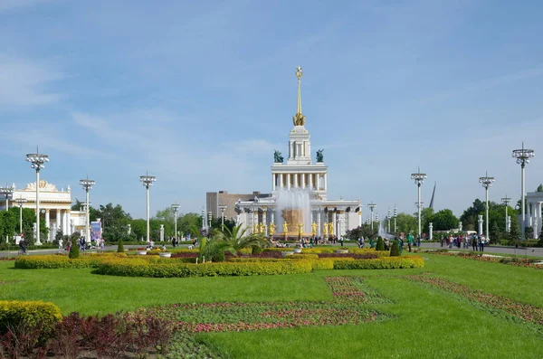 Moscow Russia May 2019 Landscape Design Vdnh Фонтан Дружба Народов — стоковое фото