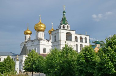 Kostroma 'daki Kutsal Üçlü Ipatiev Manastırı' nın mimari topluluğu. Rusya 'nın altın yüzüğü