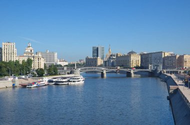Moscow, Russia - August 31, 2017: View of Borodinsky bridge, Berezhkovskaya and Rostovskaya embankments clipart