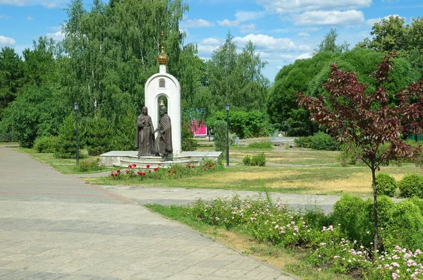 Dmitrov Rusia Junio 2019 Monumento Los Santos Príncipe Pedro Princesa — Foto de Stock