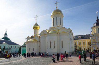 Sergiev Posad, Rusya - 9 Ekim 2018: Kutsal Trinity Sergius Lavra. Üçlemeci Katedrali. Rusya 'nın altın yüzüğü