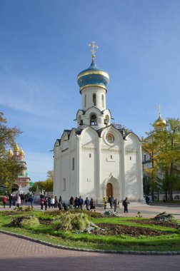 Sergiev Posad, Rusya - 9 Ekim 2018: Kutsal Ruh 'un Kutsal Üçlü Sergius Lavra' ya inişi Kilisesi