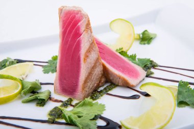 Ton balığı yemek yakın çekim