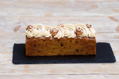 Kahve krema ile sünger kek yakın çekim