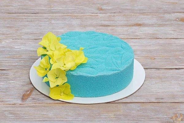 Jasny niebieski nowoczesny mus ciasto — Zdjęcie stockowe