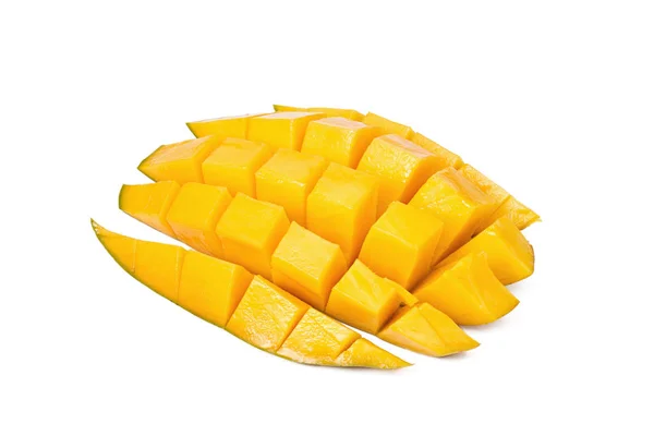 Taze sulu mango izole doğranmış — Stok fotoğraf