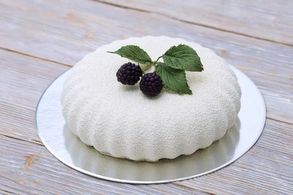 Weißer Moussekuchen — Stockfoto