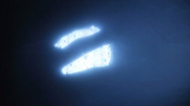 Uzaylı Ayın ışığı dokunur