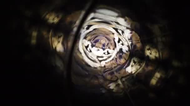 Анотація енергетичного тунелю в космосі. Енергетична сила поля тунелю в космічному просторі. Портал світла — стокове відео
