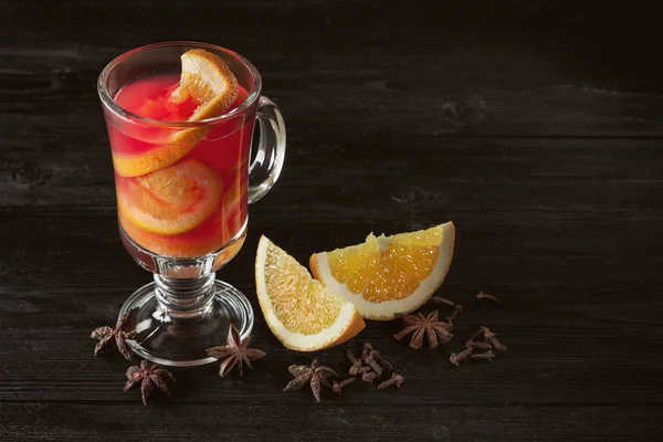 Sıcak lezzetli mulled şarap
