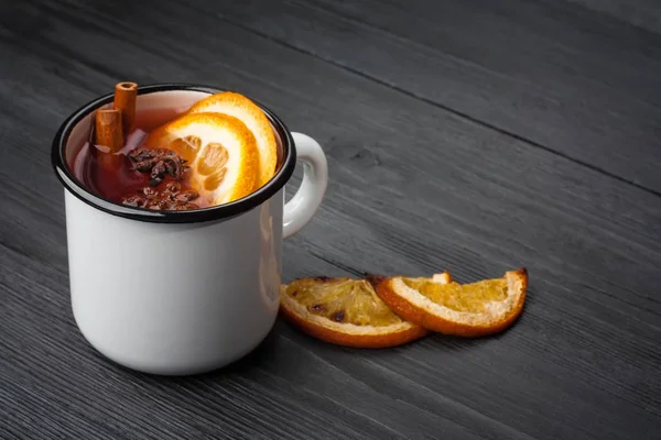 Sıcak lezzetli mulled şarap