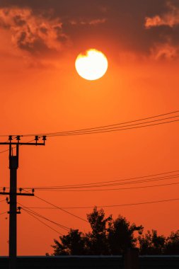 Kırmızı parlak günbatımı