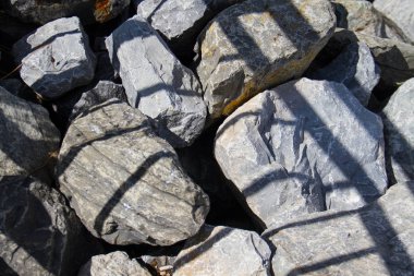 Taşlar çeşitli şekil üzerinde gölge