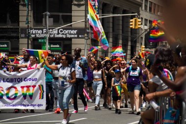 Gay Pride Parade insanlarda Manhattan, New York, 25 Haziran 2017: