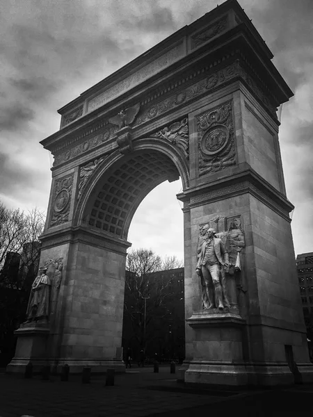 Washington kare siyah beyaz stil, New York kemer