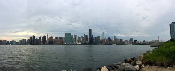 Manhattan Rio Com Céu Nublado Panorama — Fotografia de Stock