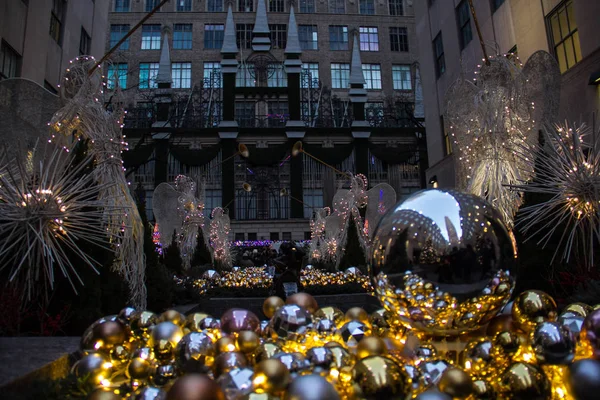 Manhattan New York December 2017 Dekoráció Szökőkút Rockefeller Center Saks Stock Kép