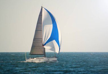 Pahalı yelkenli tekne deniz wit