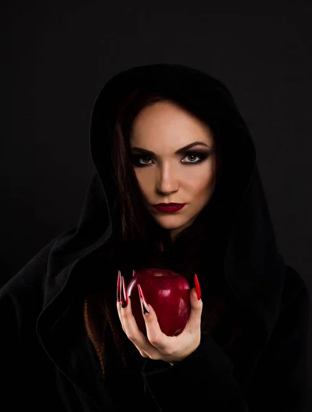 Stepmother gives poisoned red apple — Stock Photo, Image