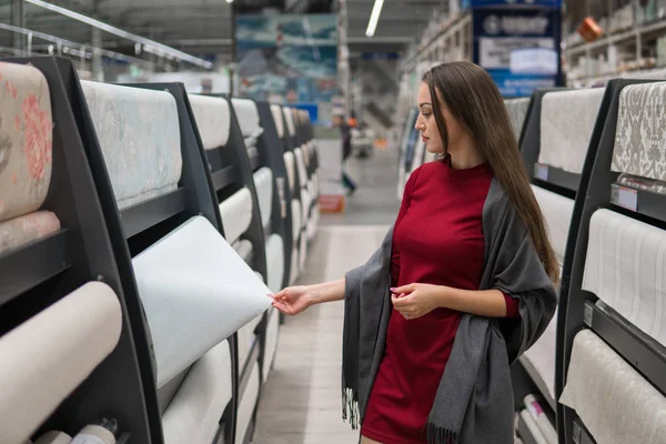 smart customer buying wallpaper in the car supermarket