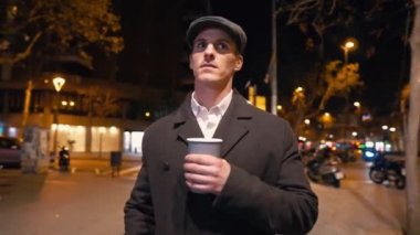 1920 'lerin İngiltere' sinin eski moda adamı.