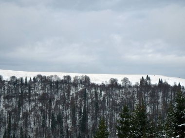 kış ülke, dağlarda kar